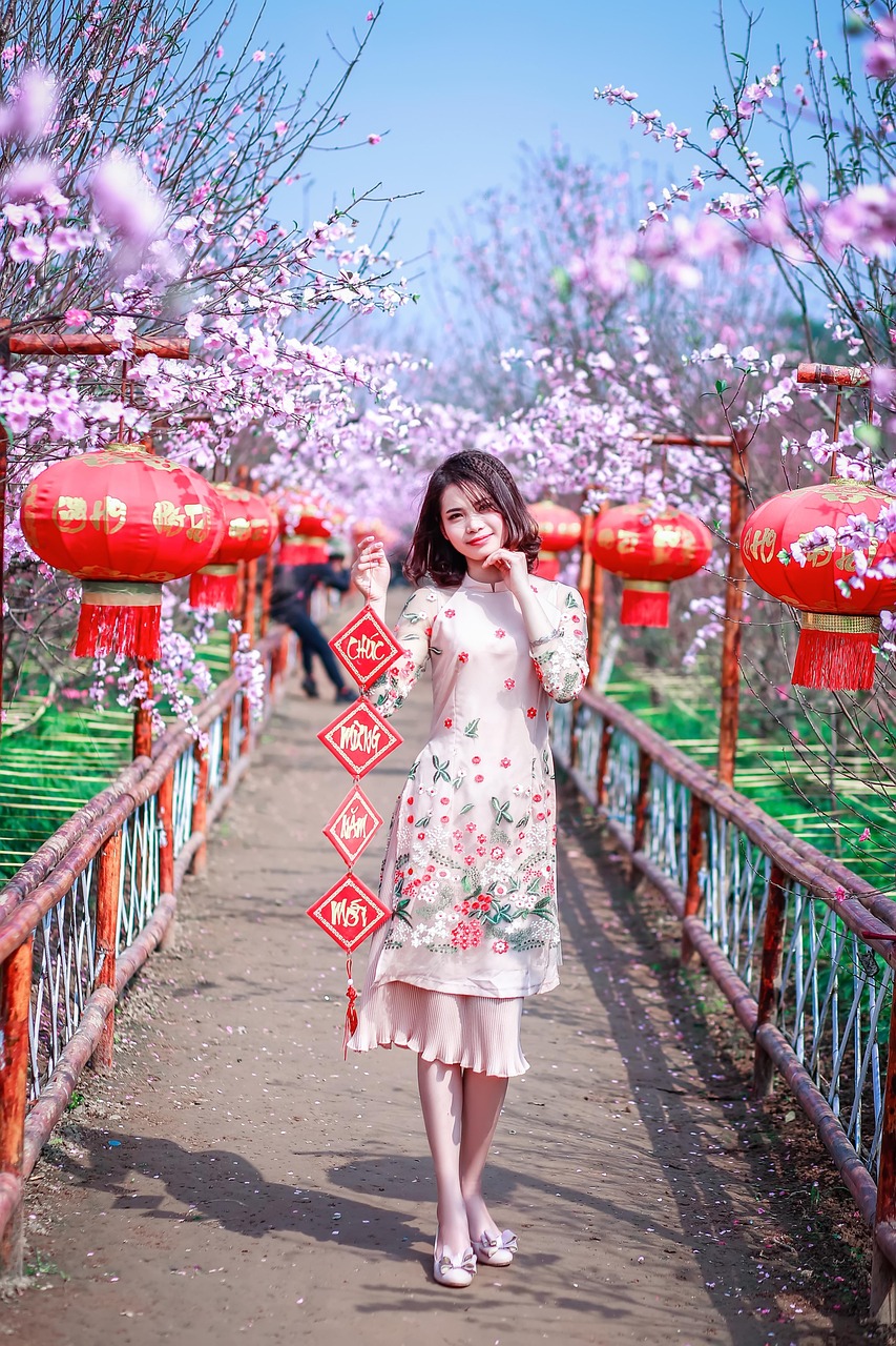 腰鼓舞创新队形展示，传统与现代融合的韵律之美
