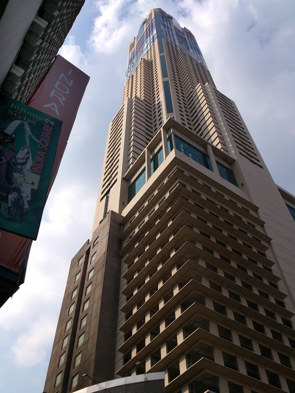 上海九百重组重塑商业地标,引领城市新发展机遇